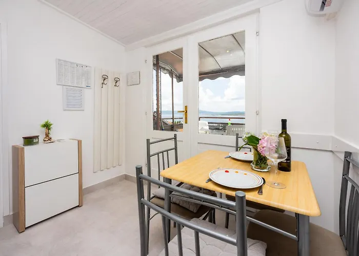 Apartament Marmar *