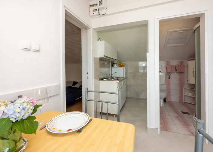 Apartament Marmar *